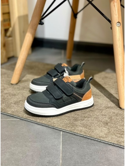 ДИТЯЧІ КРОСІВКИ AMERICAN CLUB BLACK VOLT